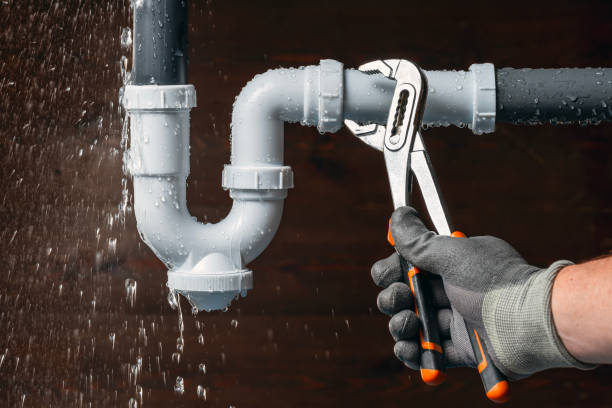 Professional Burst Pipe Repair technician working in Steele, MO